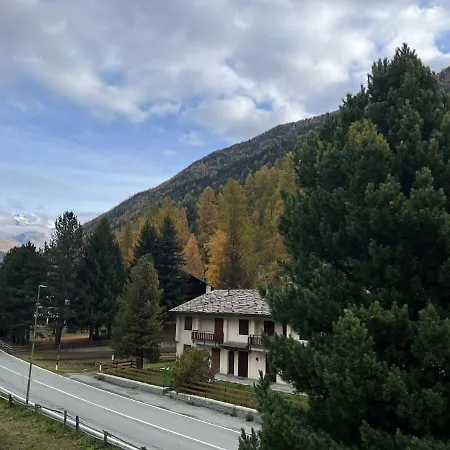 La Montagna Incantata - Panoramico Per 6 Persone Daire Champoluc